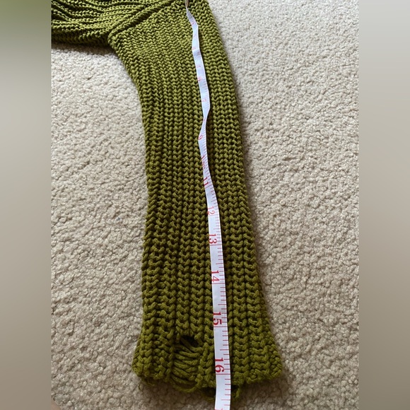 Zara khaki green cropped distressed knit sweater (S) - Picture 6 of 7